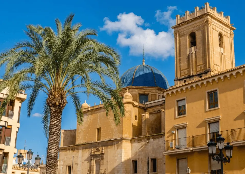 Soportes publicitarios de Marco Visual en Elche, la ciudad del Bajo Vinalopó hacia la que apunta el brazo sur del circuito de vallas de Alicante