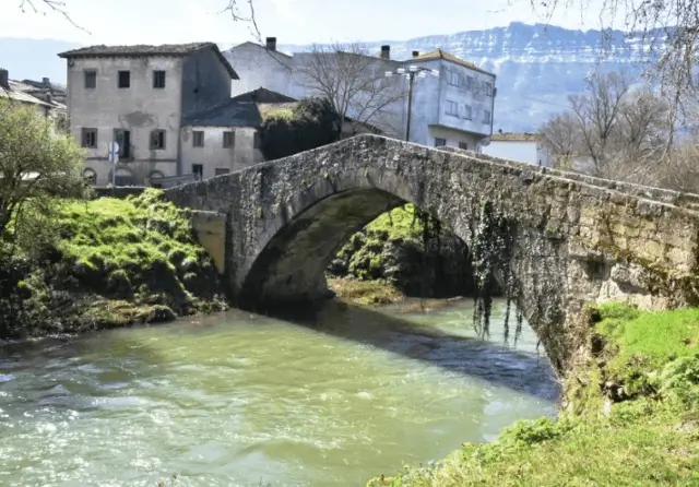 Vallas publicitarias de gran formato en Huarte, Navarra