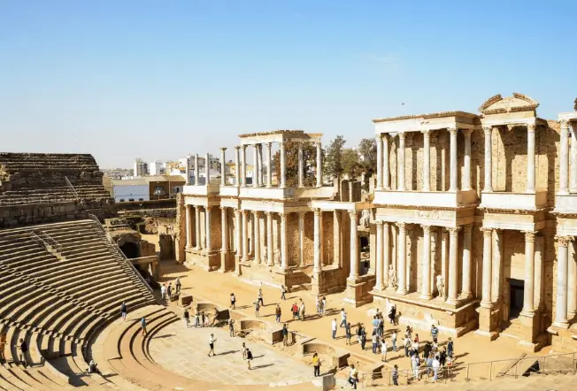 Mupis, marquesinas y vallas publicitarias de Marco Visual en Mérida