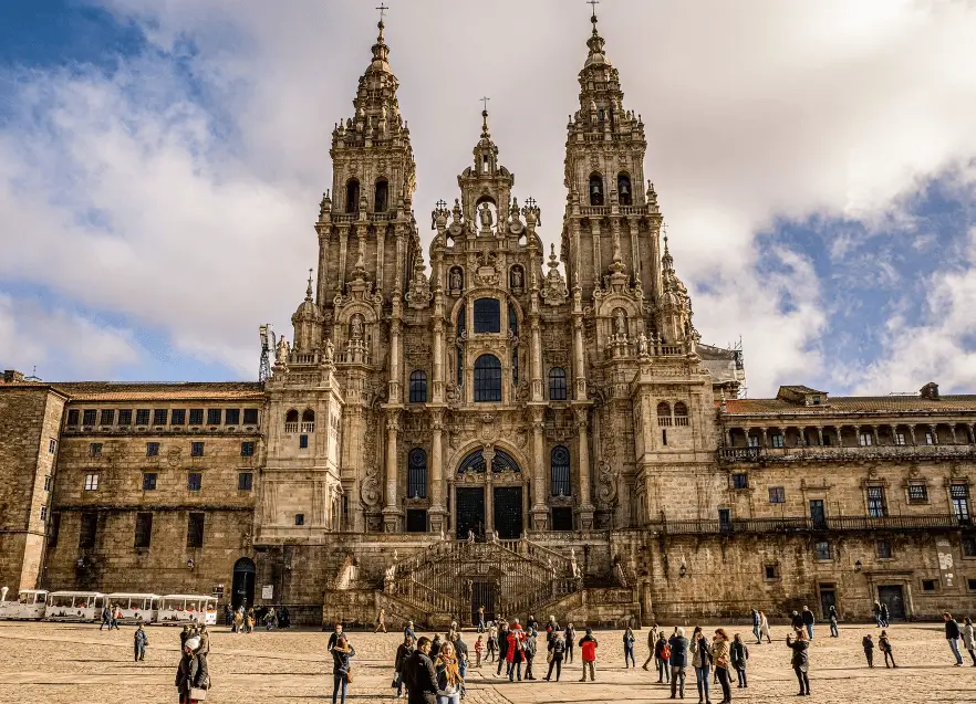 Marquesinas de autobús con publicidad de Marco Visual en Santiago de Compostela