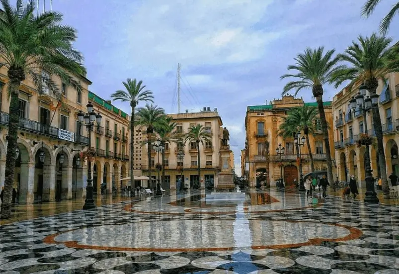 Vilanova i la Geltrú Vallas, mupis y marquesinas de Marco Visual en Vilanova i la Geltrú, capital de la comarca del Garraf
