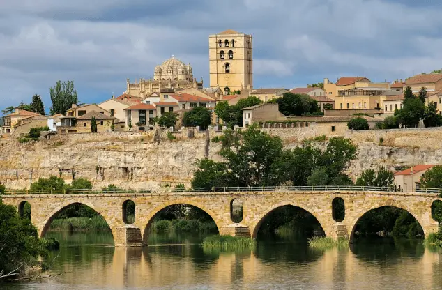 Vallas publicitarias de Marco Visual en Zamora